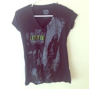 🚫TRADED🚫 Beatles shirt!!