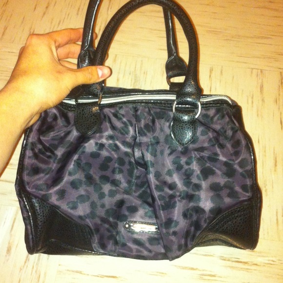 ✨Reserved✨ VS black handbag