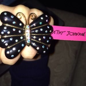 Betsey Johnson two finger butterfly ring