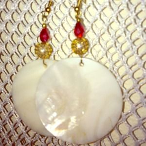 Pearly white ear rings