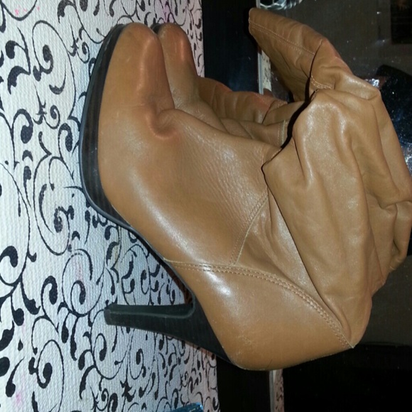 Brown boots - Picture 2 of 4