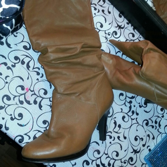 Brown boots - Picture 3 of 4