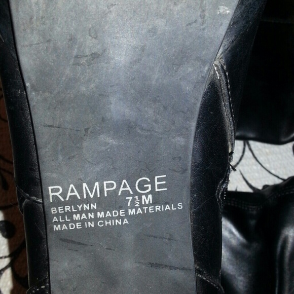 Black heel boots - Picture 3 of 4