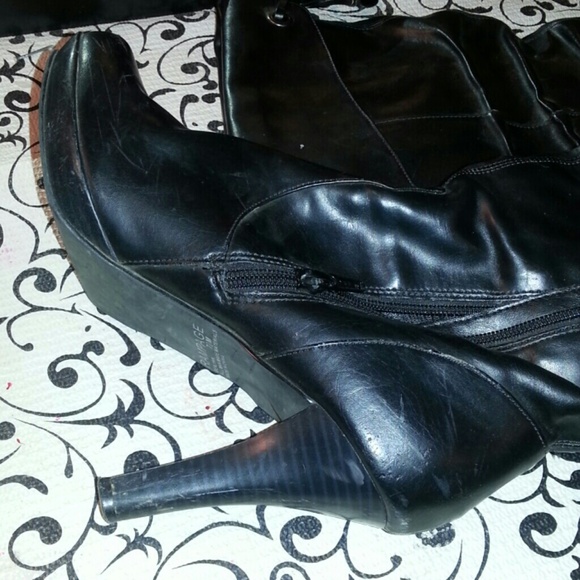 Black heel boots - Picture 4 of 4