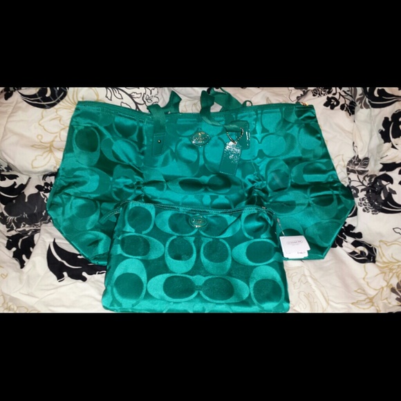 @@HOLD@@@NWT Coach 2 piece jade weekender bag