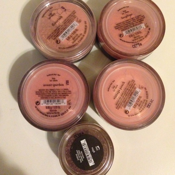*reserved*Bundle of bareMinerals makeup!