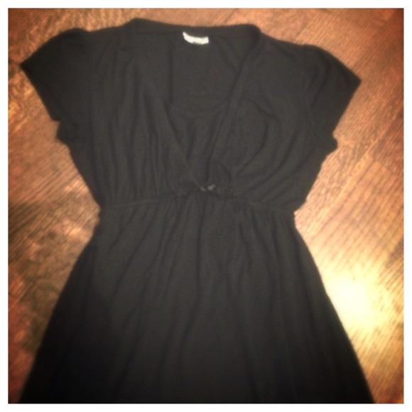 A Pea in the Pod black maternity nightgown PJs