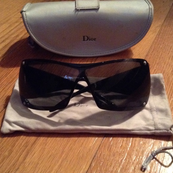 SOLD - Picture 2 of 4