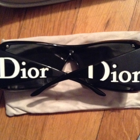 SOLD - Picture 3 of 4