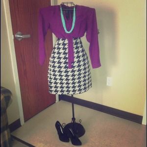 Houndstooth print pencil skirt