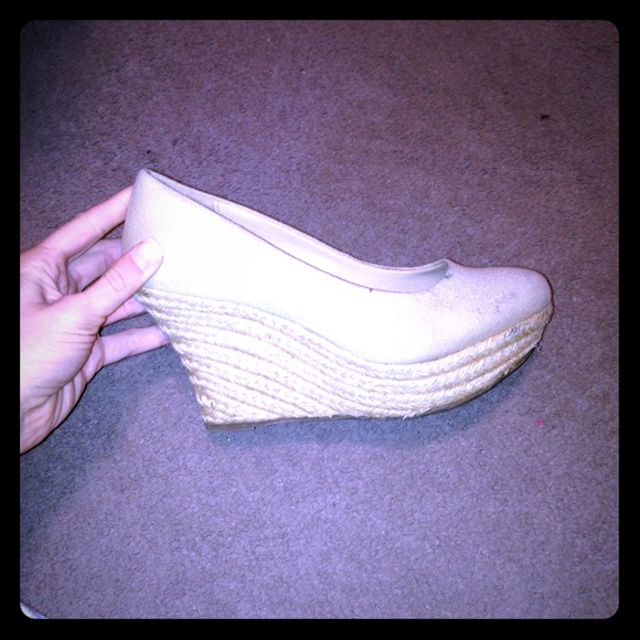 Nude wedges ❤️