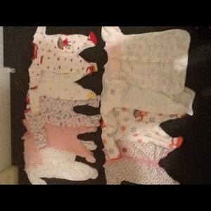 A lot of 0-3 month babygirl clothes