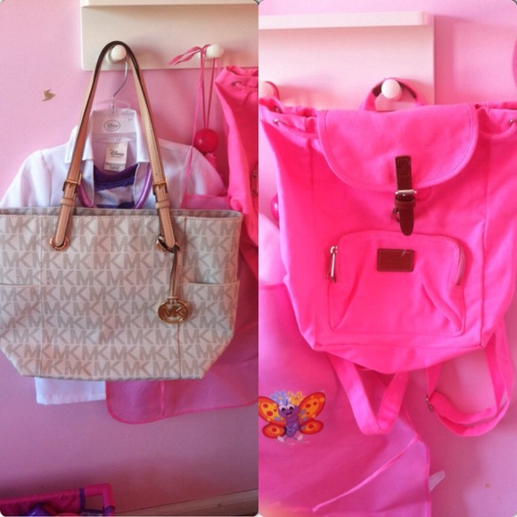 MICHAEL KORS JET SET TOTE