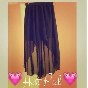🎉Host Pick! 06/18🎉 High-Low Skirt💗