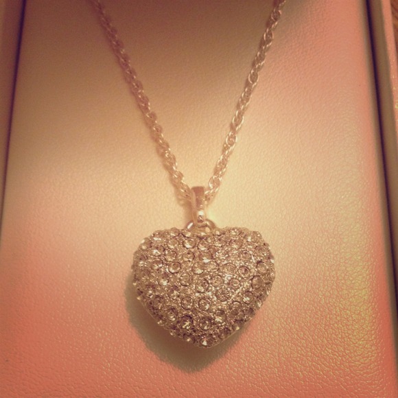 Daniel's Jewelry Heart Necklace💎 - Picture 1 of 4