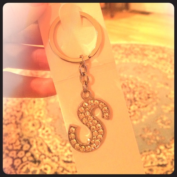 FASHION JEWELRY Accessories - ❤️❤️ "S" DIAMOND INSPIRED KEYCHAIN❤️❤️