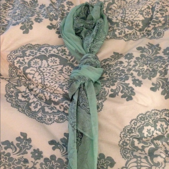 Scarf bundle - Picture 4 of 4
