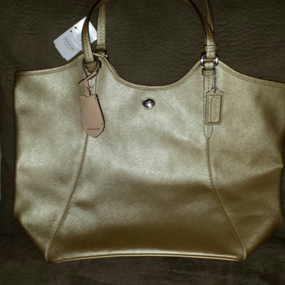 @@hold for anniesun0603@@@NWT Coach gold