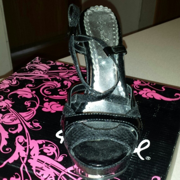 Strappy black & silver sandals - Picture 2 of 2