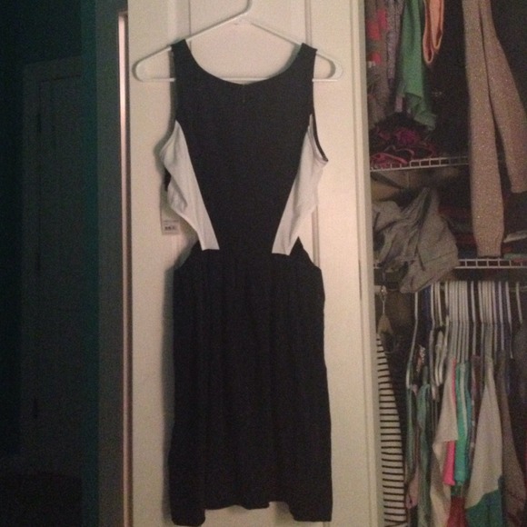 BRAND NEW bb Dakota dress - Picture 3 of 3