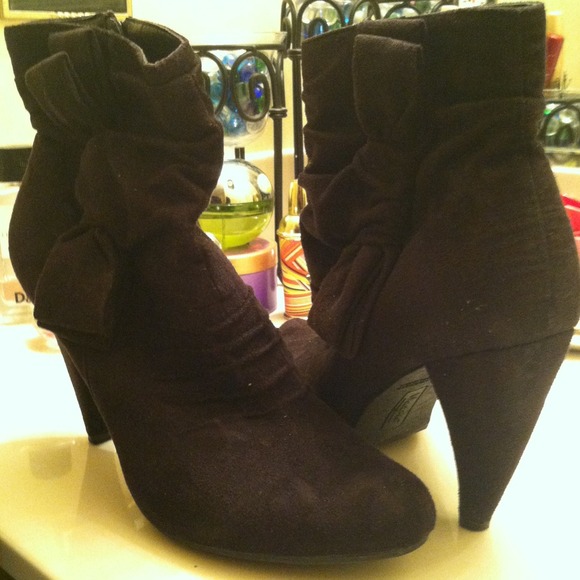 Boots - Picture 2 of 2