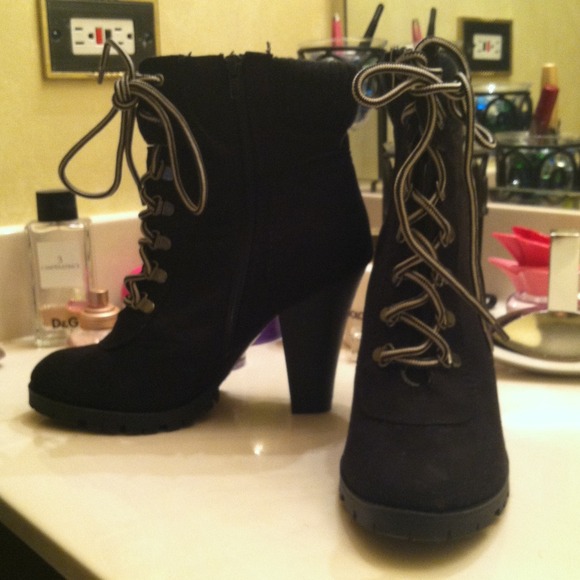 Boots - Picture 1 of 2