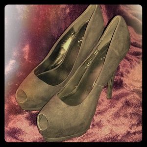 Black cut out toe heels