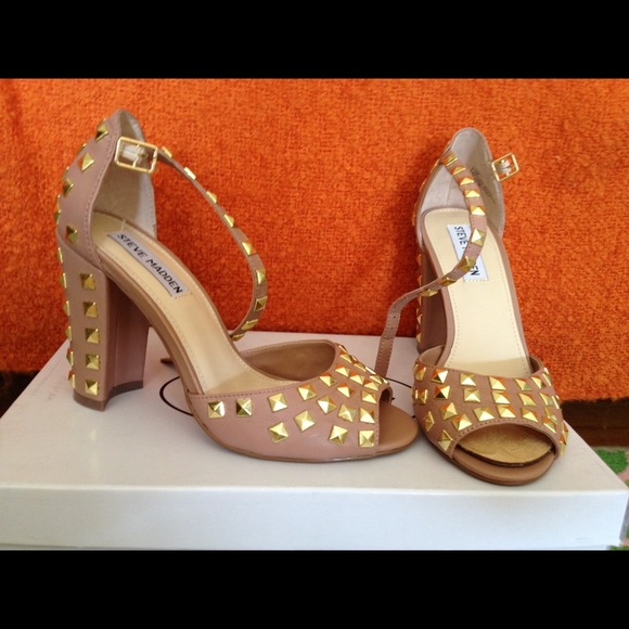 Steve Madden "Hunnie" studded sandals