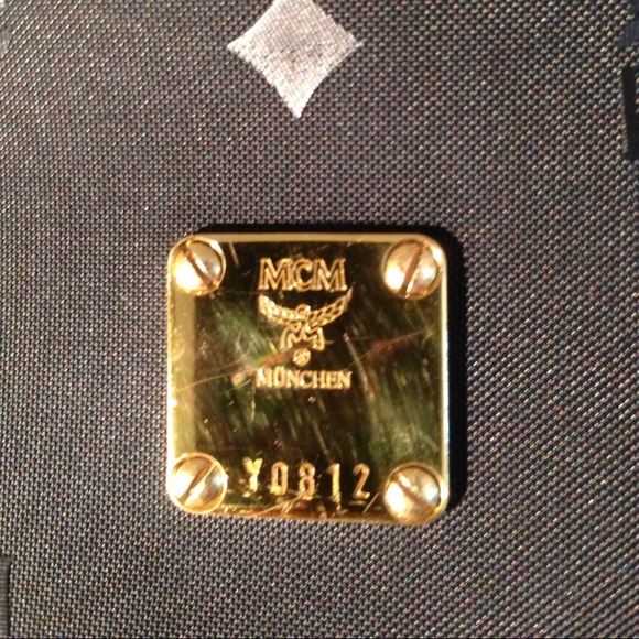 💯Authentic MCM collectible Hobo bag - Picture 3 of 4