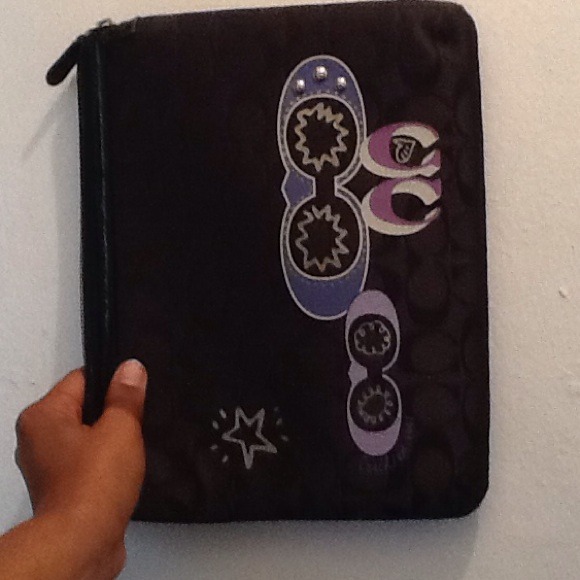 ****AUTHENTIC COACH IPAD 1-2 CASE*****
