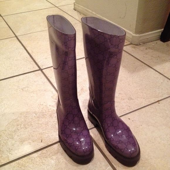 💜SOLD💜Purple Gucci rain boots - Picture 3 of 4