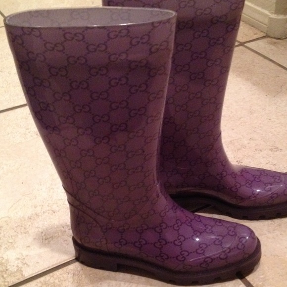 💜SOLD💜Purple Gucci rain boots - Picture 4 of 4