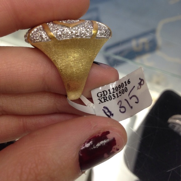 Statement ring! - Picture 3 of 4