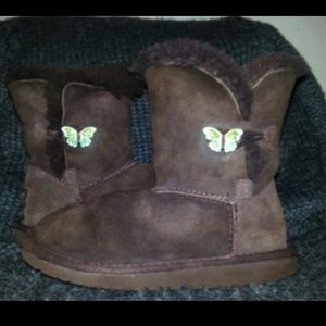 Girls ugg Bailey butterfly boots size 13
