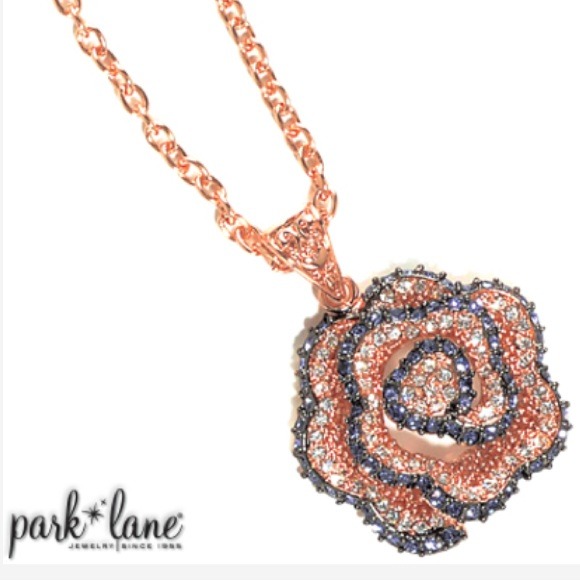 ⬇Reduced⬇Rose Gold Necklace!