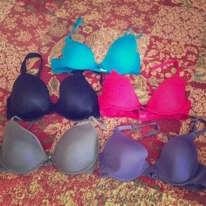BUNDLE!!! Five 36D bras