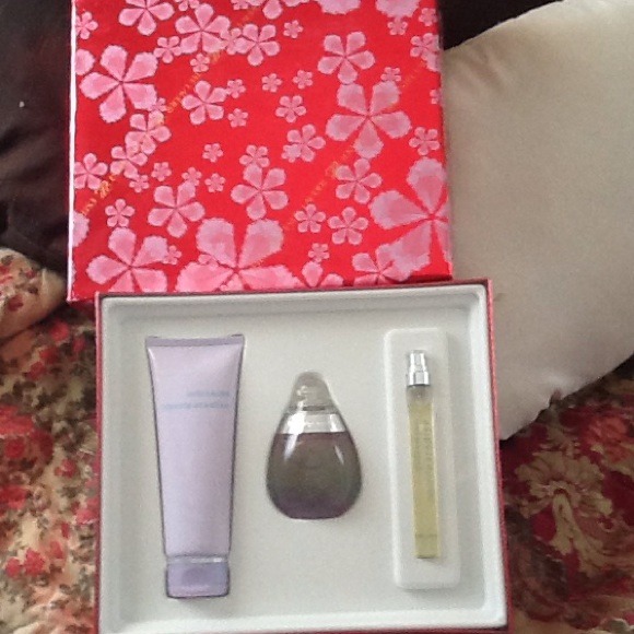 Estée Lauder beyond paradise perfume set