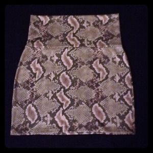 Violet snake print pencil mini skirt