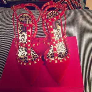 Sold***Beautiful red heels