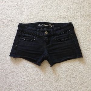 💢SOLD - AE black shorts💢