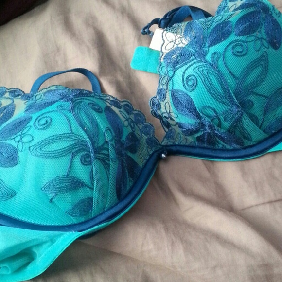 *SALE* Everything Must Go!!! Victoria Secret Bra