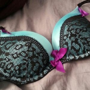 *SALE* Everything Must Go!!! Victoria Secret Bra