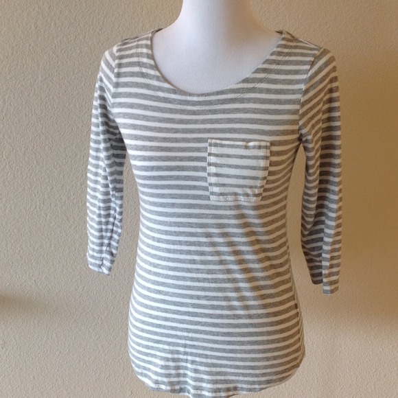 gap comfy XS striped pocket tee!