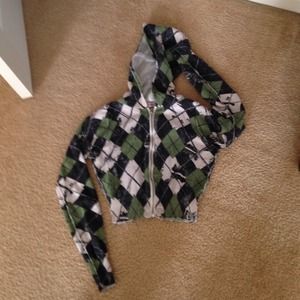 Short hoodie sweater