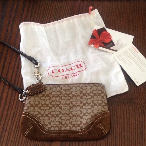 NWOT AUTHENTIC Small Coach Brown Wristlet - Picture 2 of 4