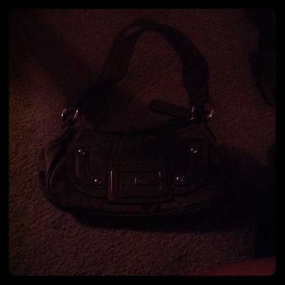 Guess purse - Picture 1 of 1