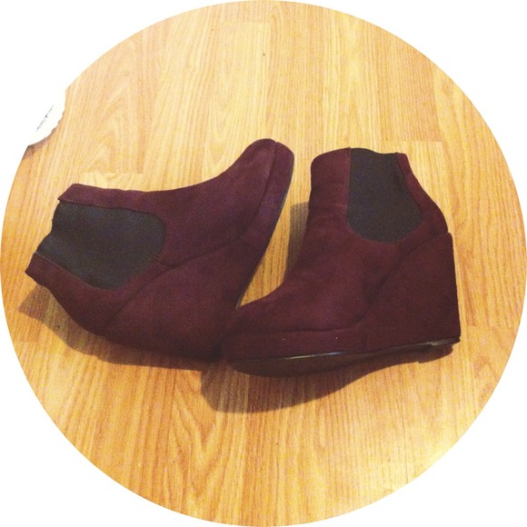 💕Burgundy wedges💕