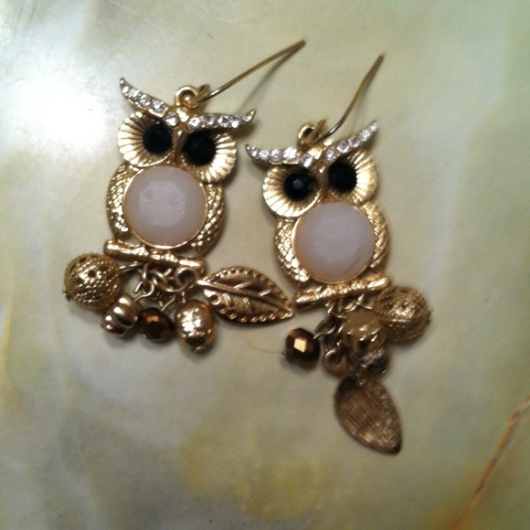 💛💗Gold and white owl earrings💛💗 - Picture 1 of 1