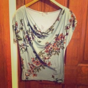 Forever 21 mint scoop neck top with design.