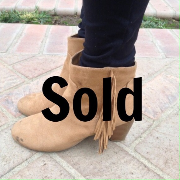 Ankle boots with Fringe